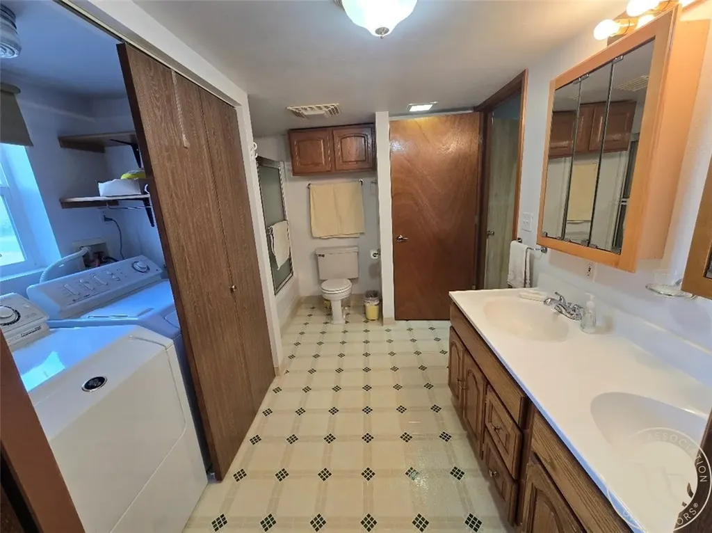 507 S Monroe Street Baker MT 59313