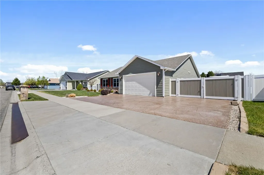 1217 Crystal Lake Lane Billings MT 59105
