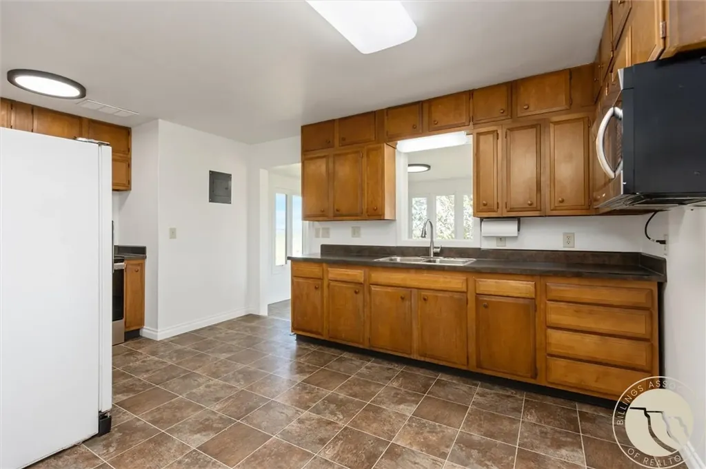 2422 S 27th Road Ballantine MT 59006