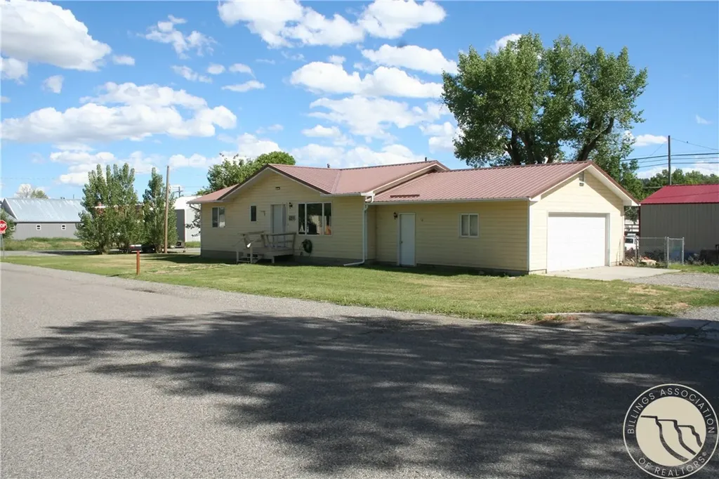251 E. 1st Avenue N. Columbus MT 59019