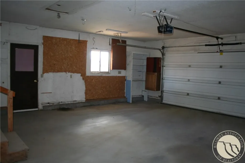 251 E. 1st Avenue N. Columbus MT 59019