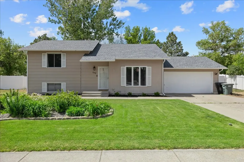 582 Mecca Drive Billings MT 59105