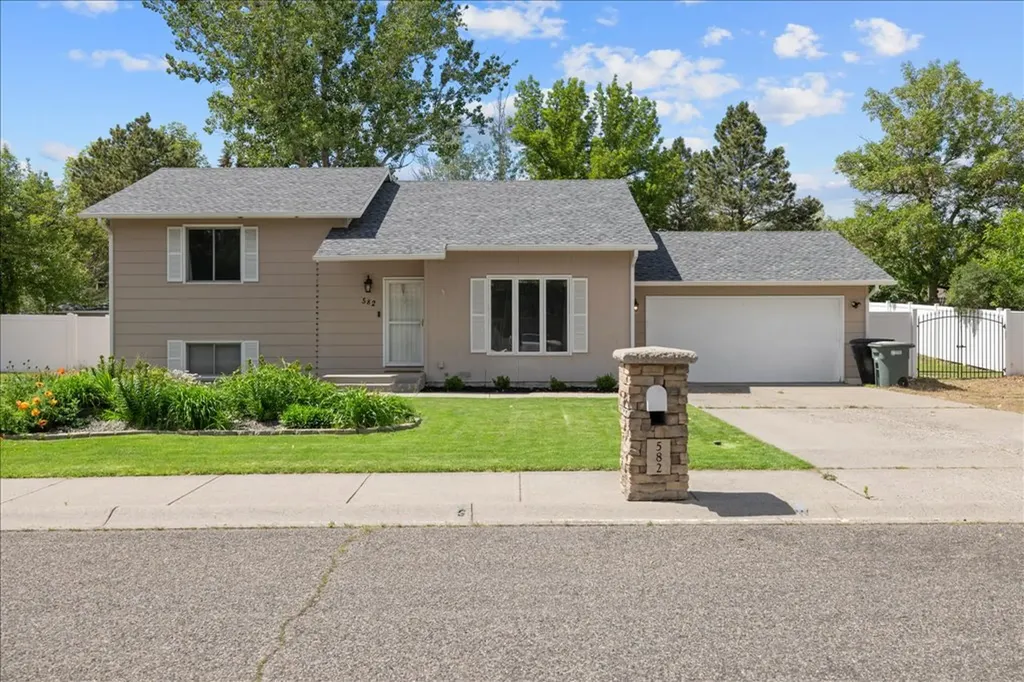 582 Mecca Drive Billings MT 59105