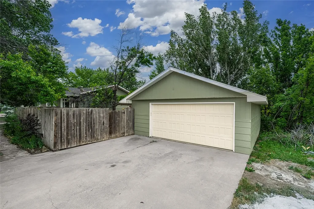 702 W Maryland Lane Laurel MT 59044