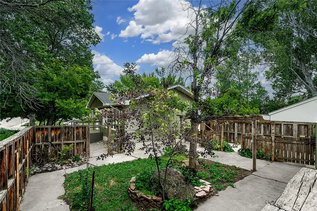 702 W Maryland Lane Laurel MT 59044