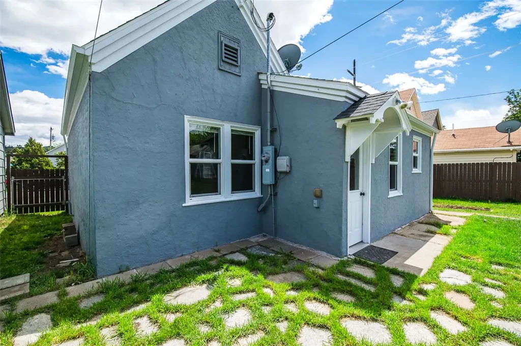 317 S Adams Avenue Red Lodge MT 59068