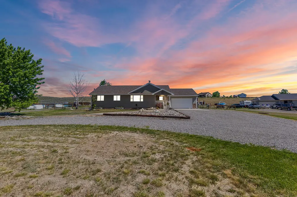 1605 Timber Wolf Trail Laurel MT 59044