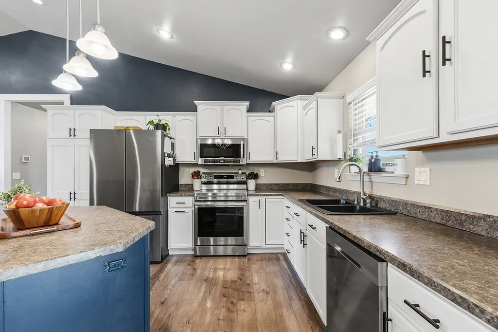 1605 Timber Wolf Trail Laurel MT 59044
