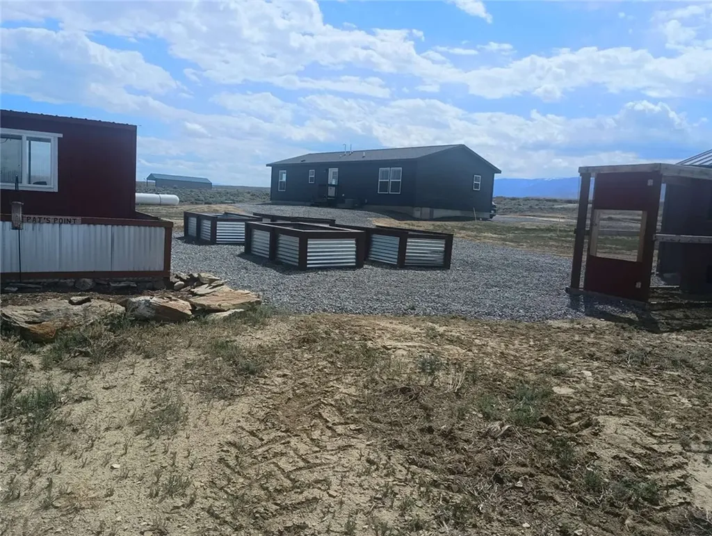 1387 Meeteetse Trail Belfry MT 59008