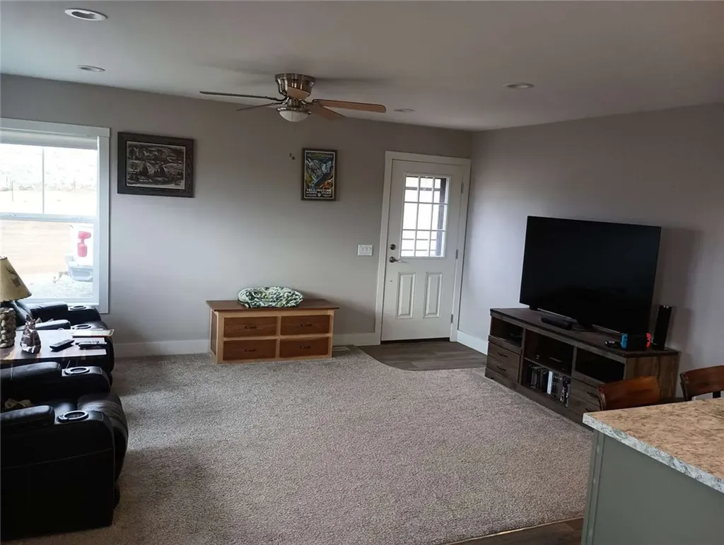 1387 Meeteetse Trail Belfry MT 59008