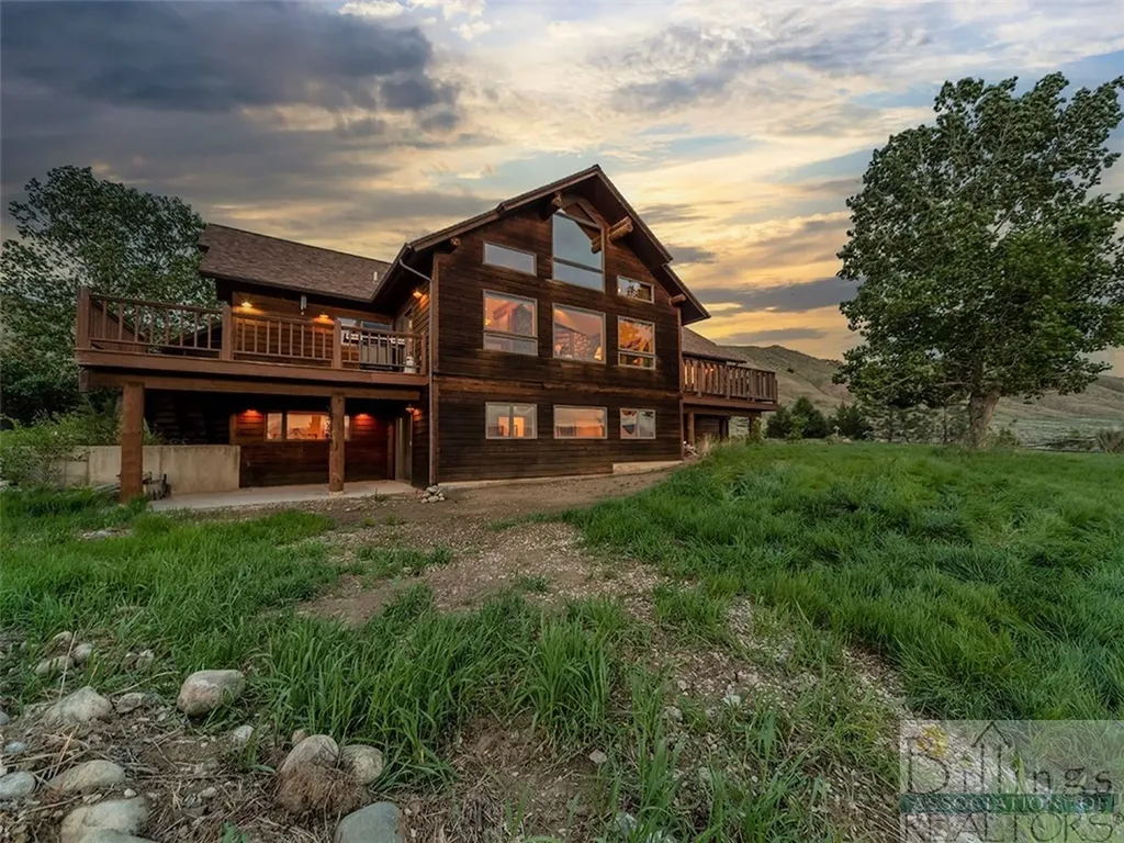 123 Lovers Lane Belfry MT 59008