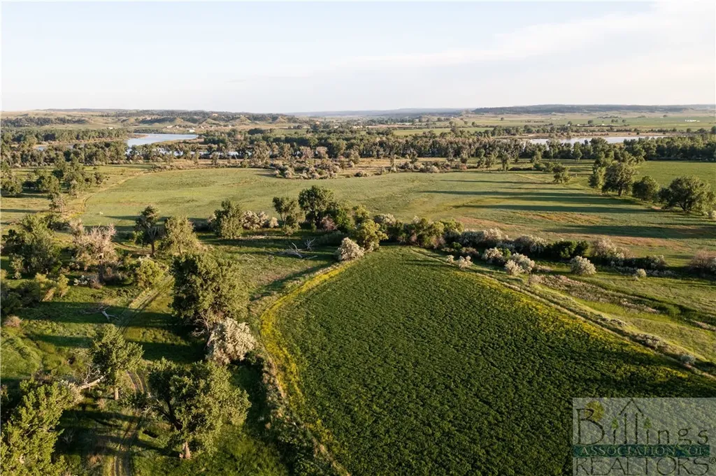 55 Hammond Valley Road Forsyth MT 59327