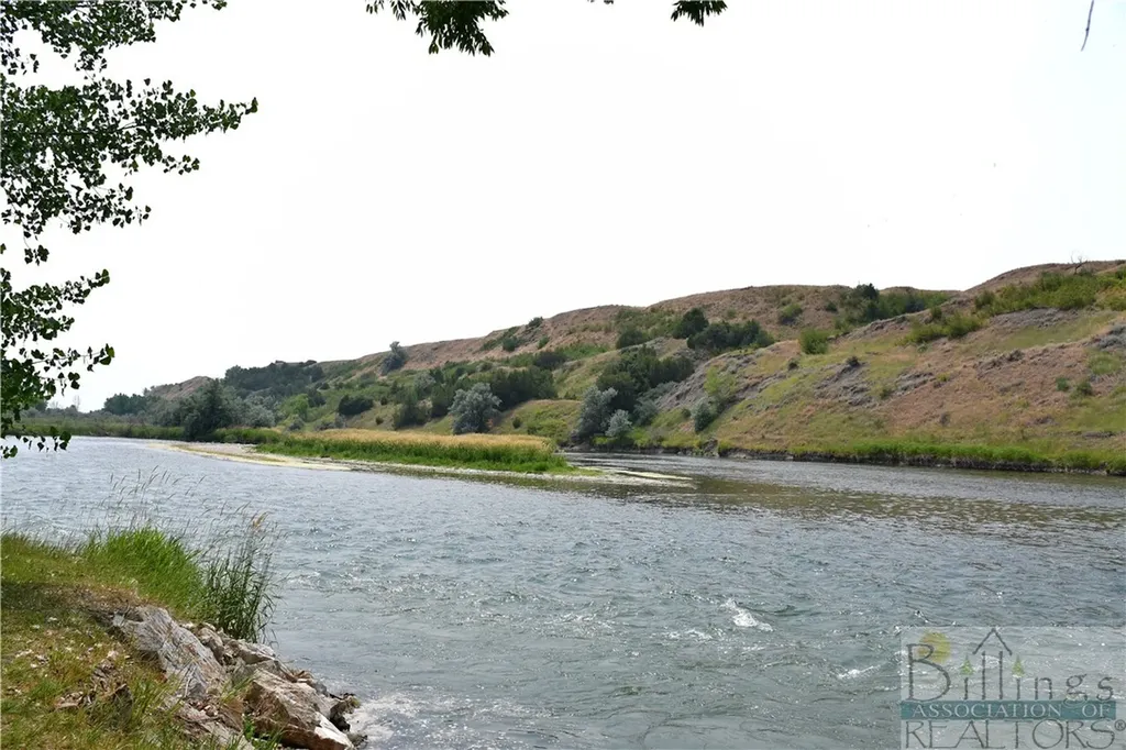581 River Bend Road Fort Smith MT 59075