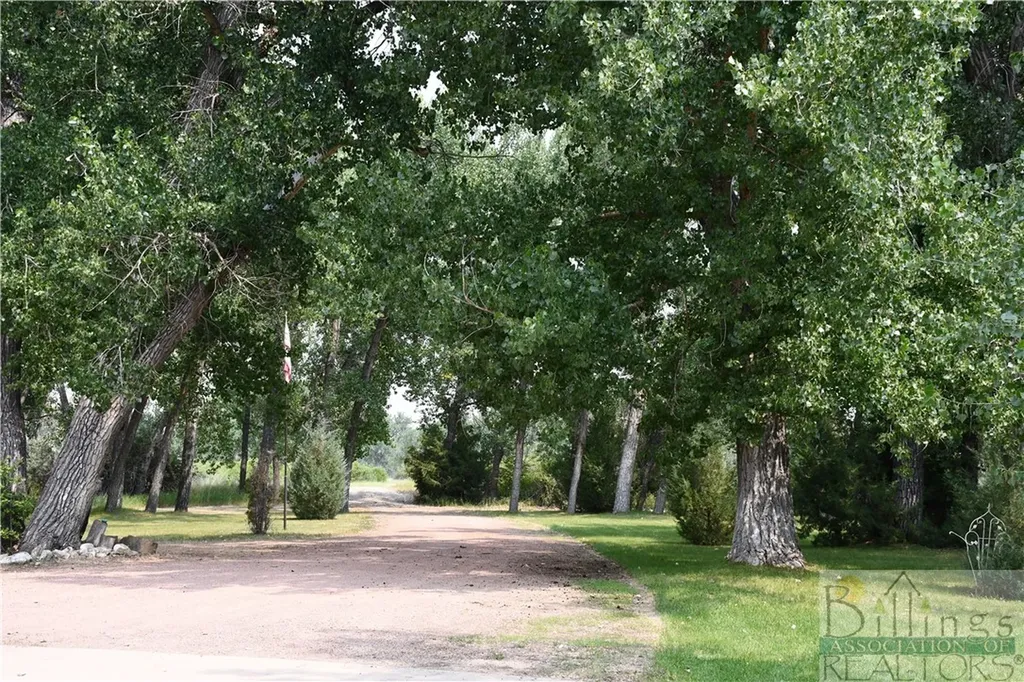 581 River Bend Road Fort Smith MT 59075