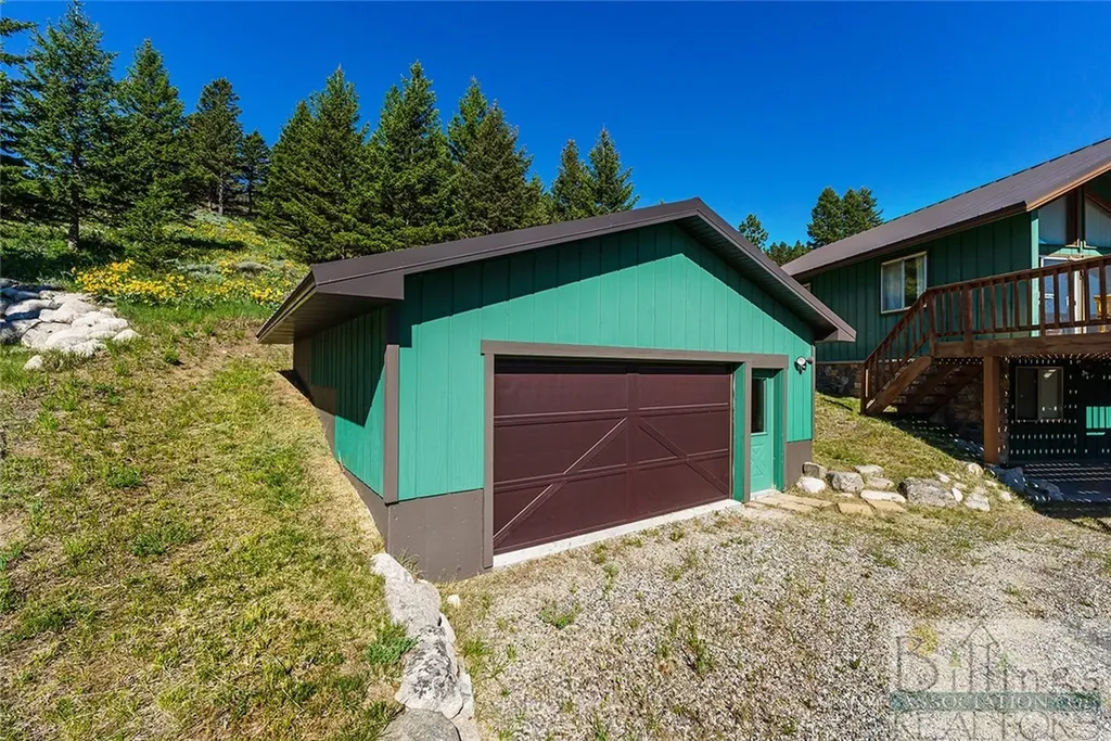 8 Forest Trail Nye MT 59061