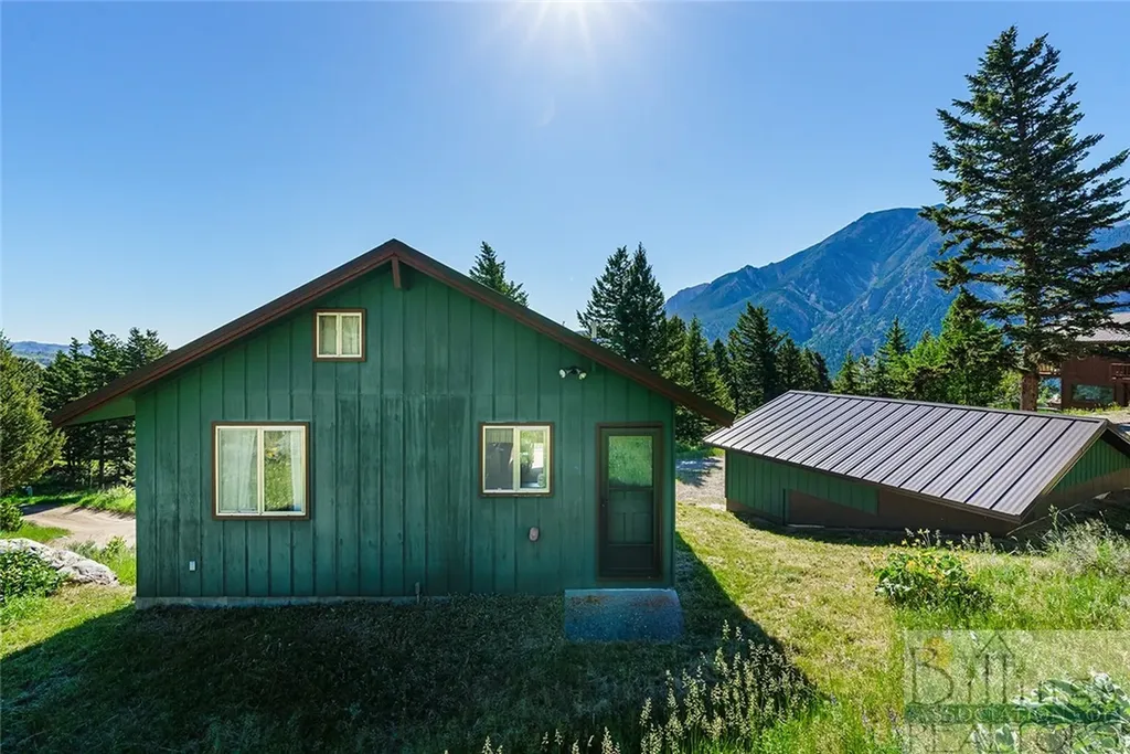 8 Forest Trail Nye MT 59061