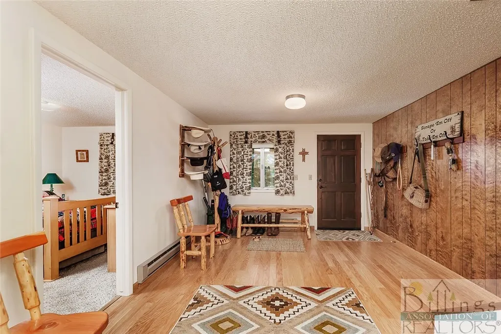 8 Forest Trail Nye MT 59061