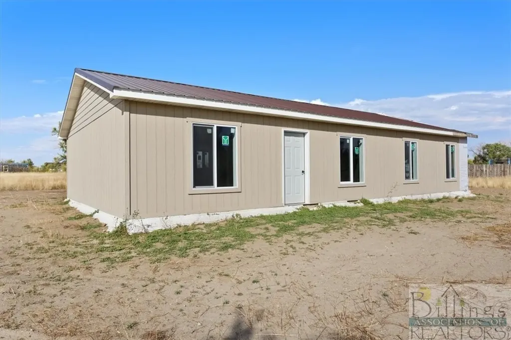 197 Knott Loop Bainville MT 59212