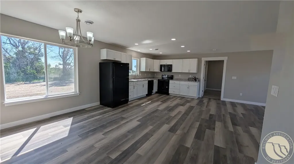 197 Knott Loop Bainville MT 59212