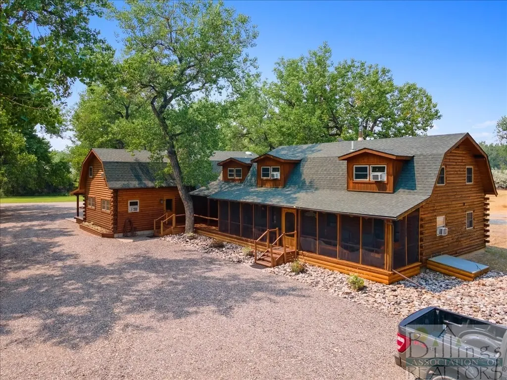 879 Sawyer Loop Hardin MT 59034