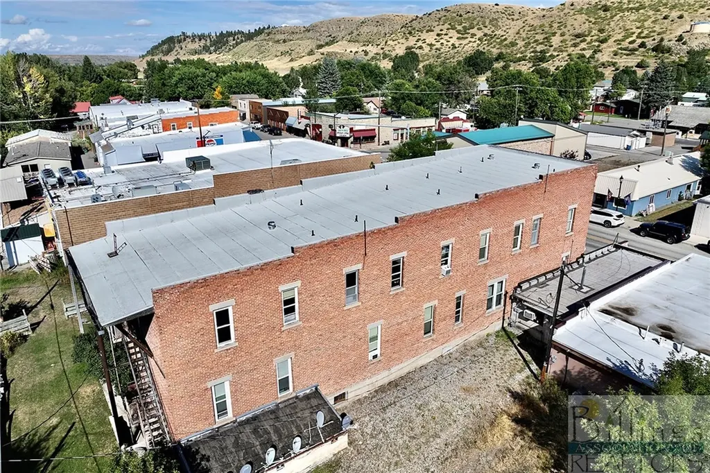 10 S. Woodard Avenue Absarokee MT 59001