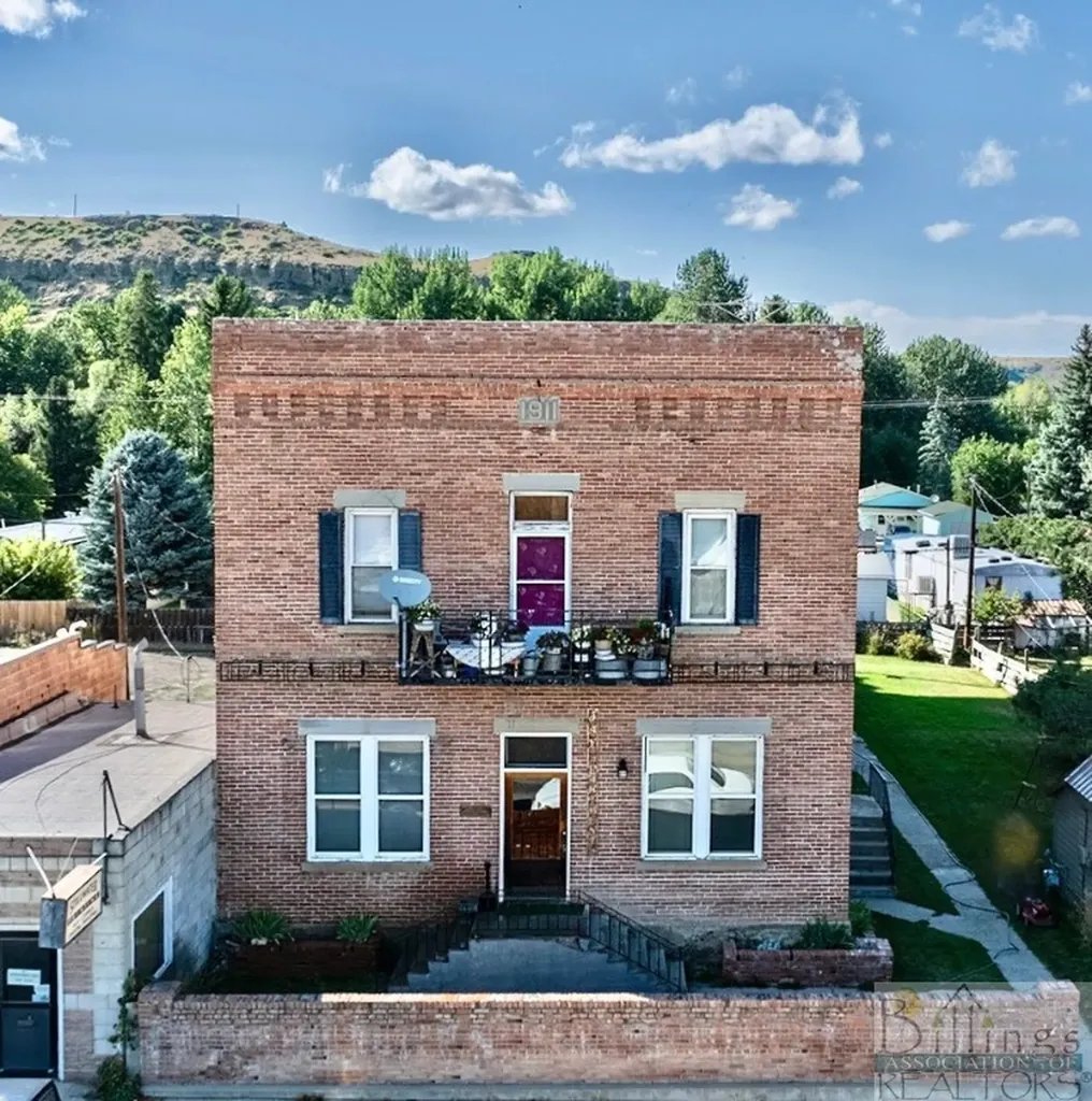 10 S. Woodard Avenue Absarokee MT 59001