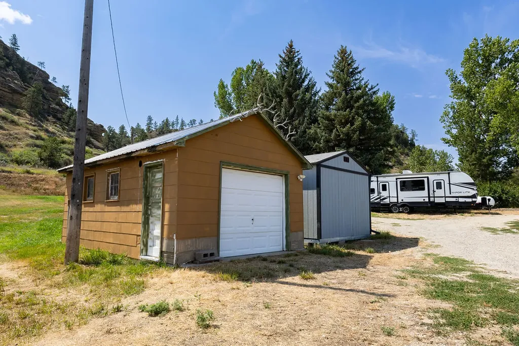 131 Carbonado Road Joliet MT 59041