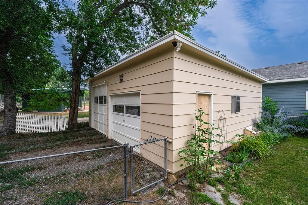 2033 Avenue D Billings MT 59102
