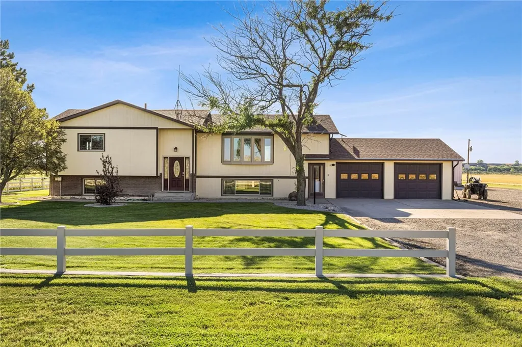 11698 Highway 313 Hardin MT 59034