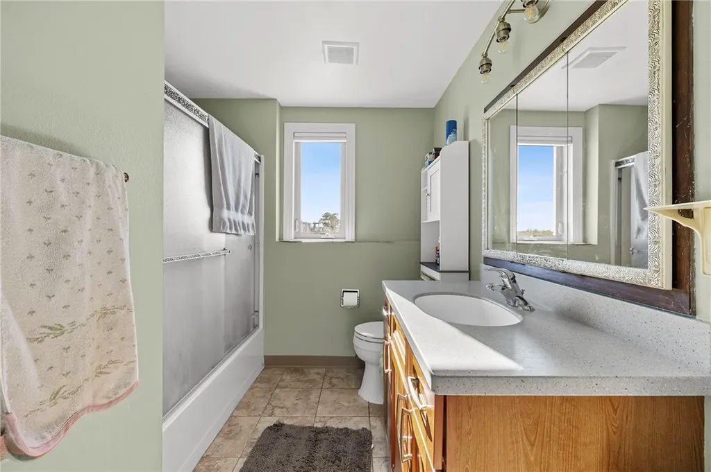 11698 Highway 313 Hardin MT 59034