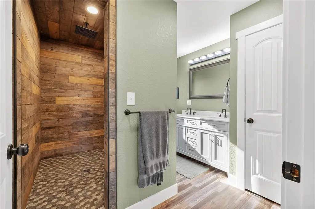 11698 Highway 313 Hardin MT 59034