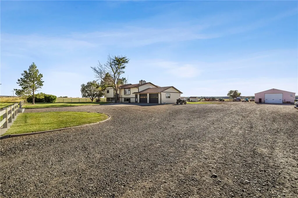 11698 Highway 313 Hardin MT 59034