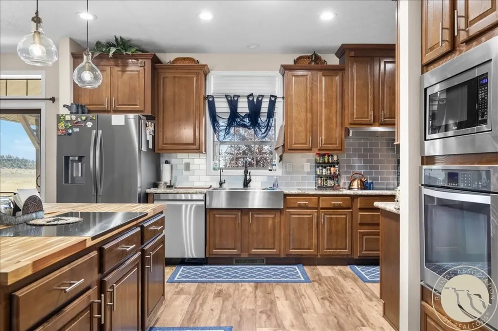 30 Johnson Ridge Road Columbus MT 59019