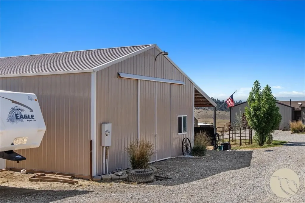 30 Johnson Ridge Road Columbus MT 59019