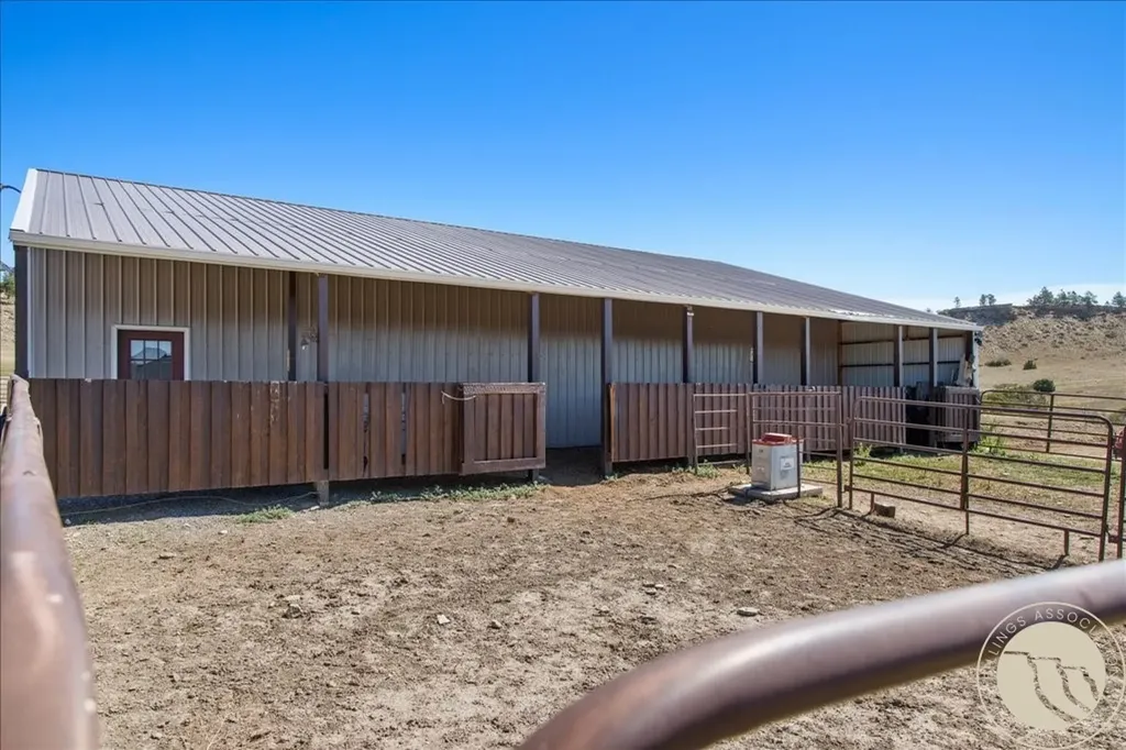 30 Johnson Ridge Road Columbus MT 59019