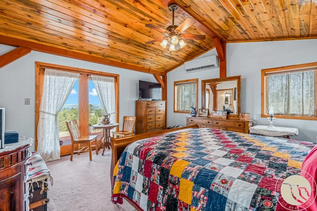 19 Paradise Bluff Columbus MT 59019
