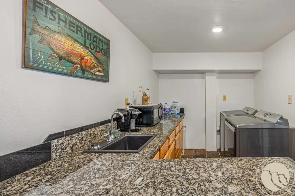 19 Paradise Bluff Columbus MT 59019