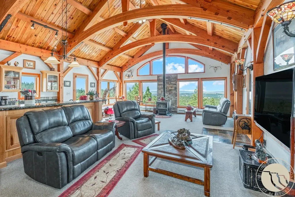 19 Paradise Bluff Columbus MT 59019