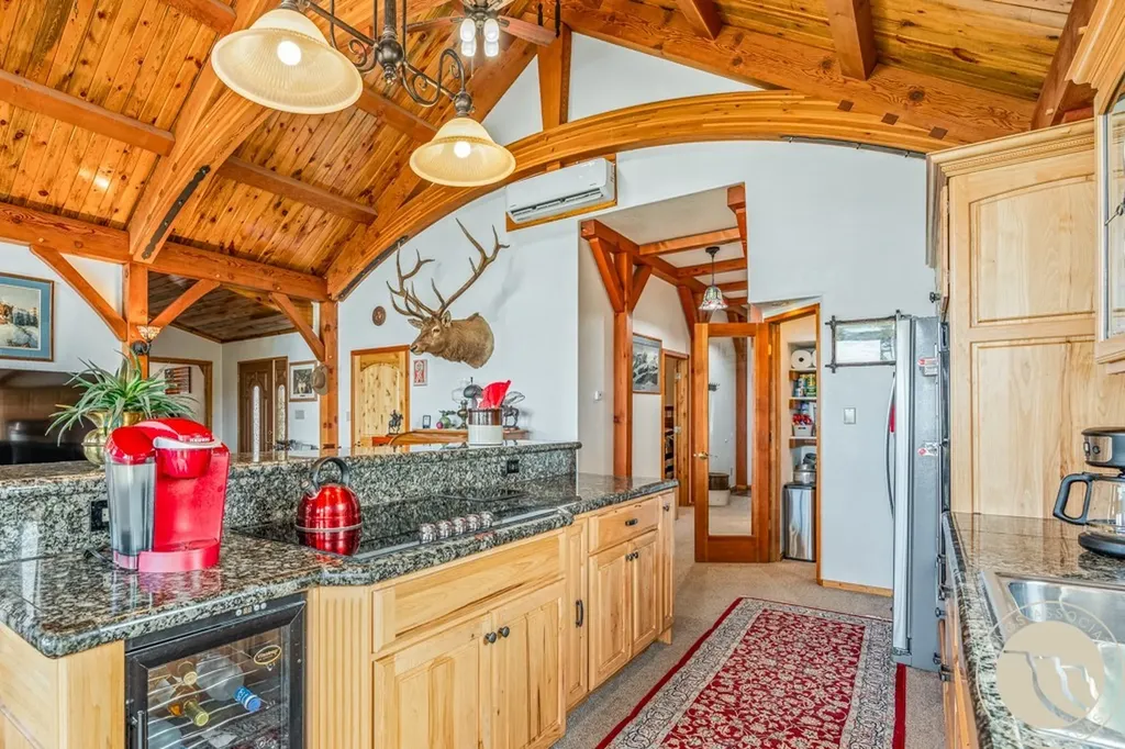 19 Paradise Bluff Columbus MT 59019
