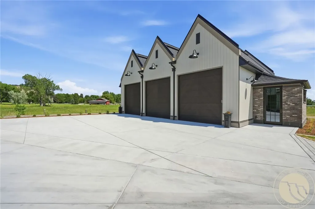 2925 Glynn Abbey Way Billings MT 59106