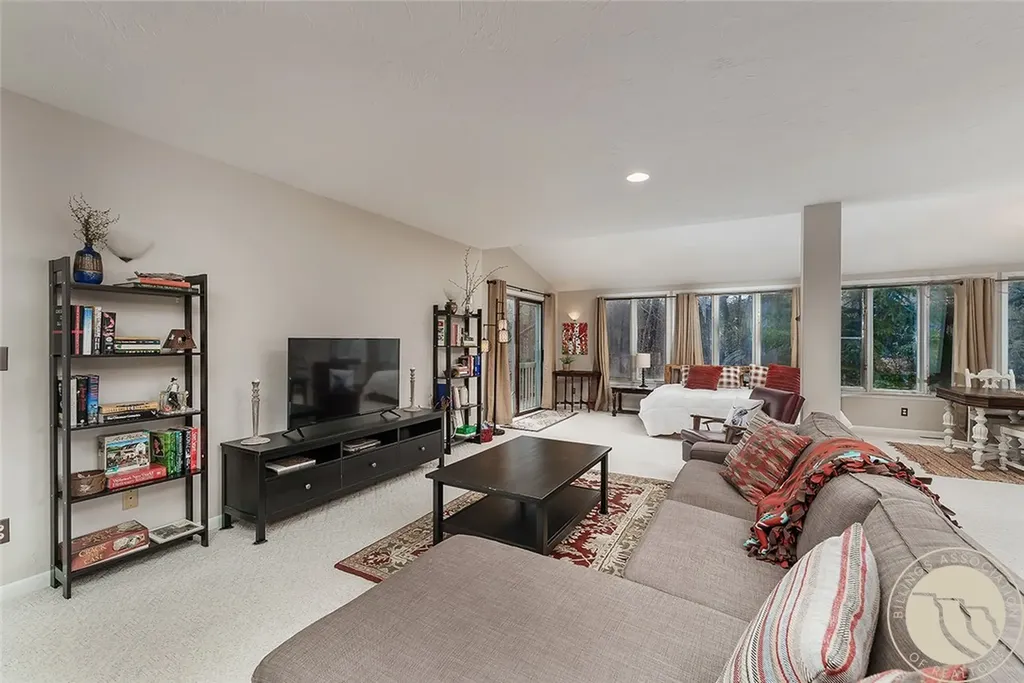 21 E Rosebud Road Roscoe MT 59071