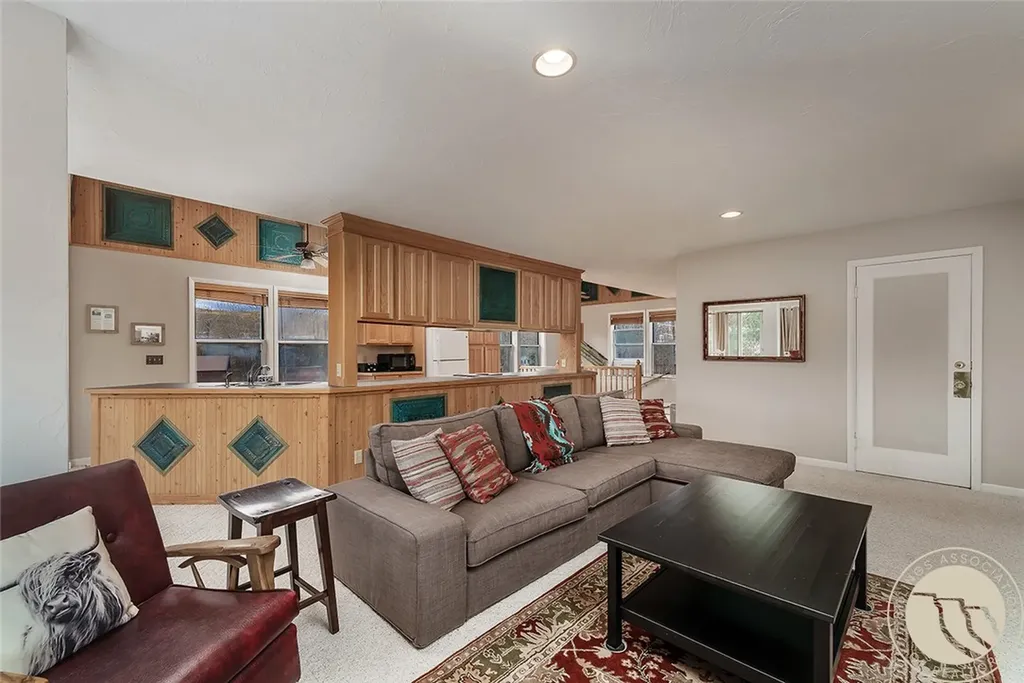 21 E Rosebud Road Roscoe MT 59071