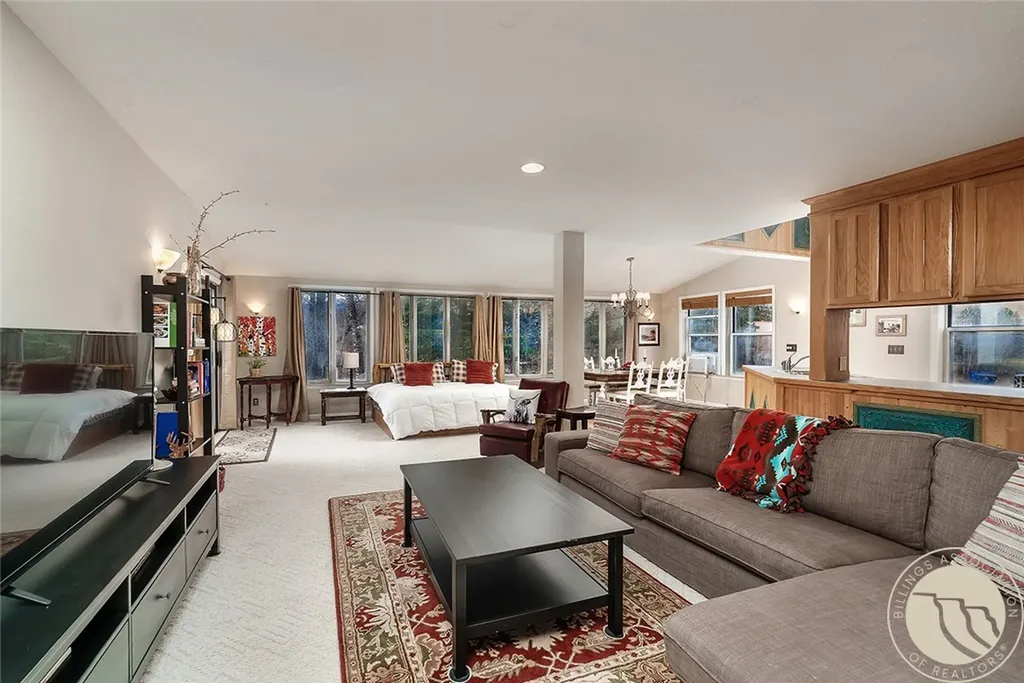 21 E Rosebud Road Roscoe MT 59071