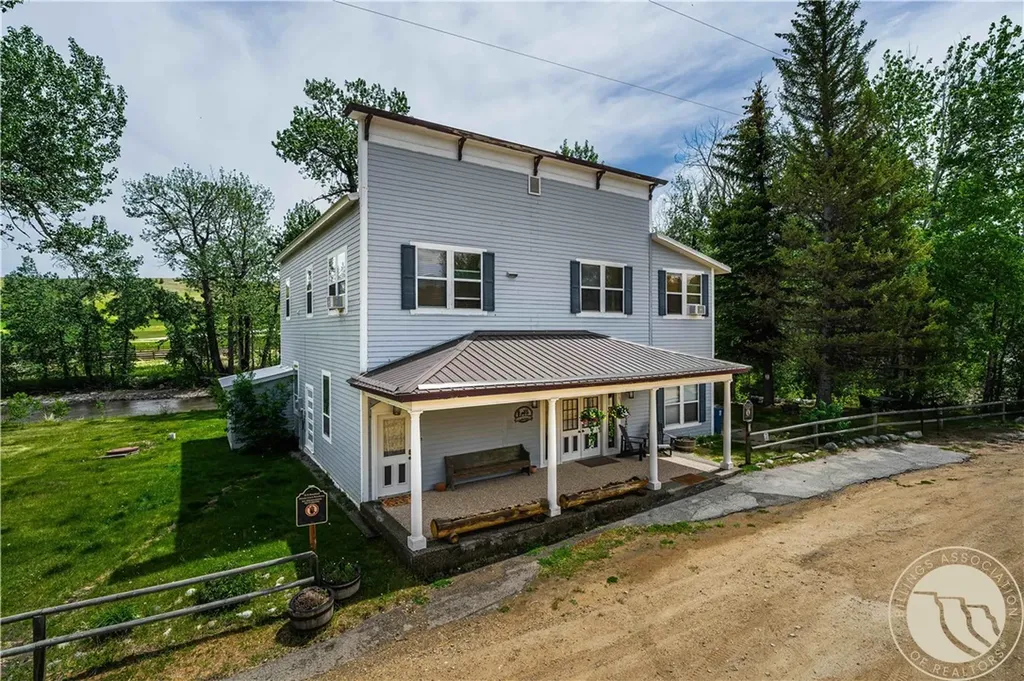 21 E Rosebud Road Roscoe MT 59071