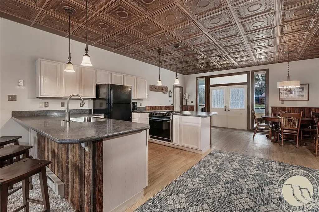 21 E Rosebud Road Roscoe MT 59071
