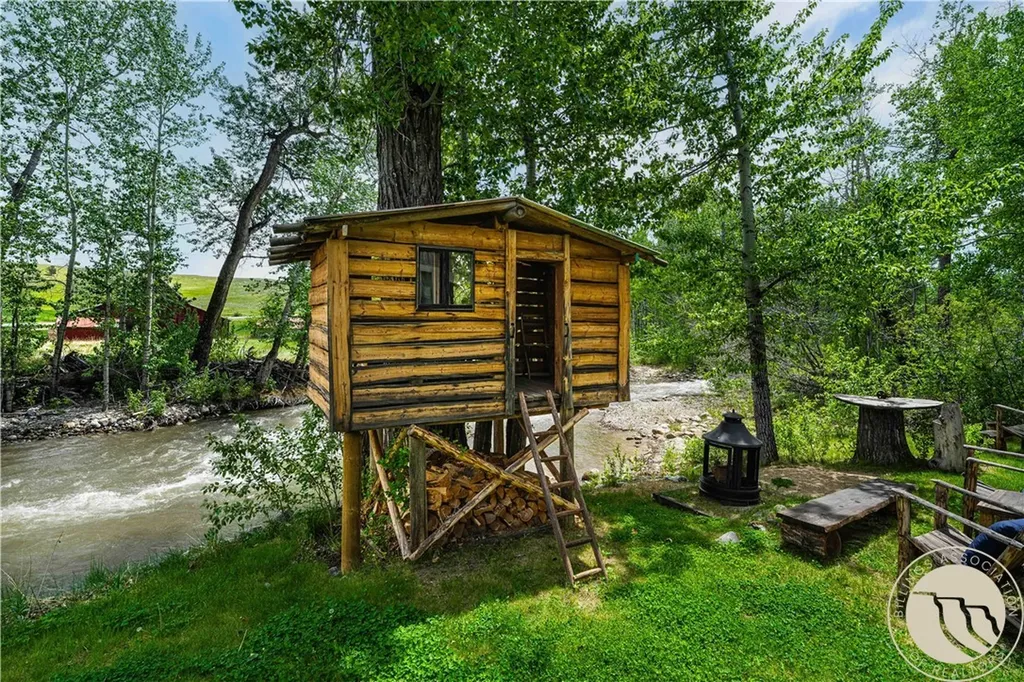 21 E Rosebud Road Roscoe MT 59071