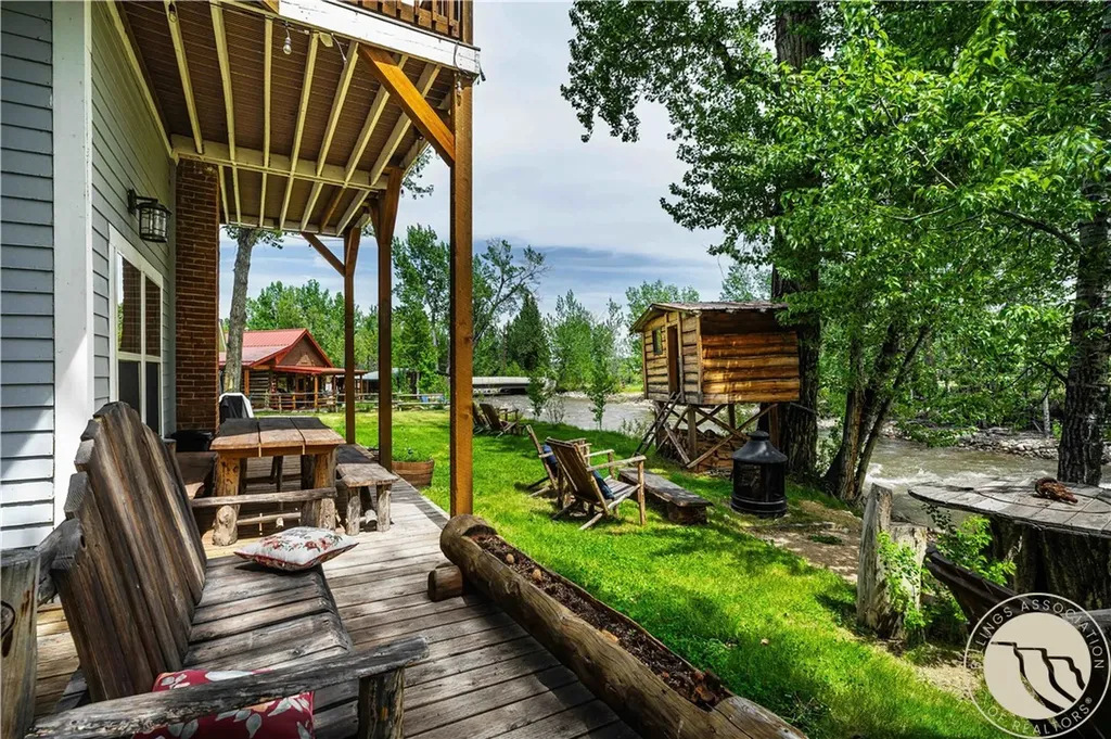 21 E Rosebud Road Roscoe MT 59071