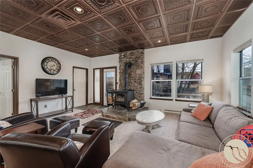 21 E Rosebud Road Roscoe MT 59071