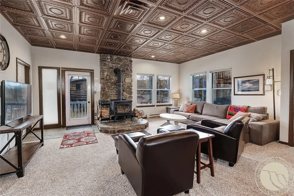21 E Rosebud Road Roscoe MT 59071