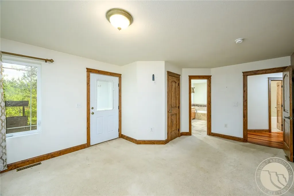 102 S 3rd Street Roberts MT 59070